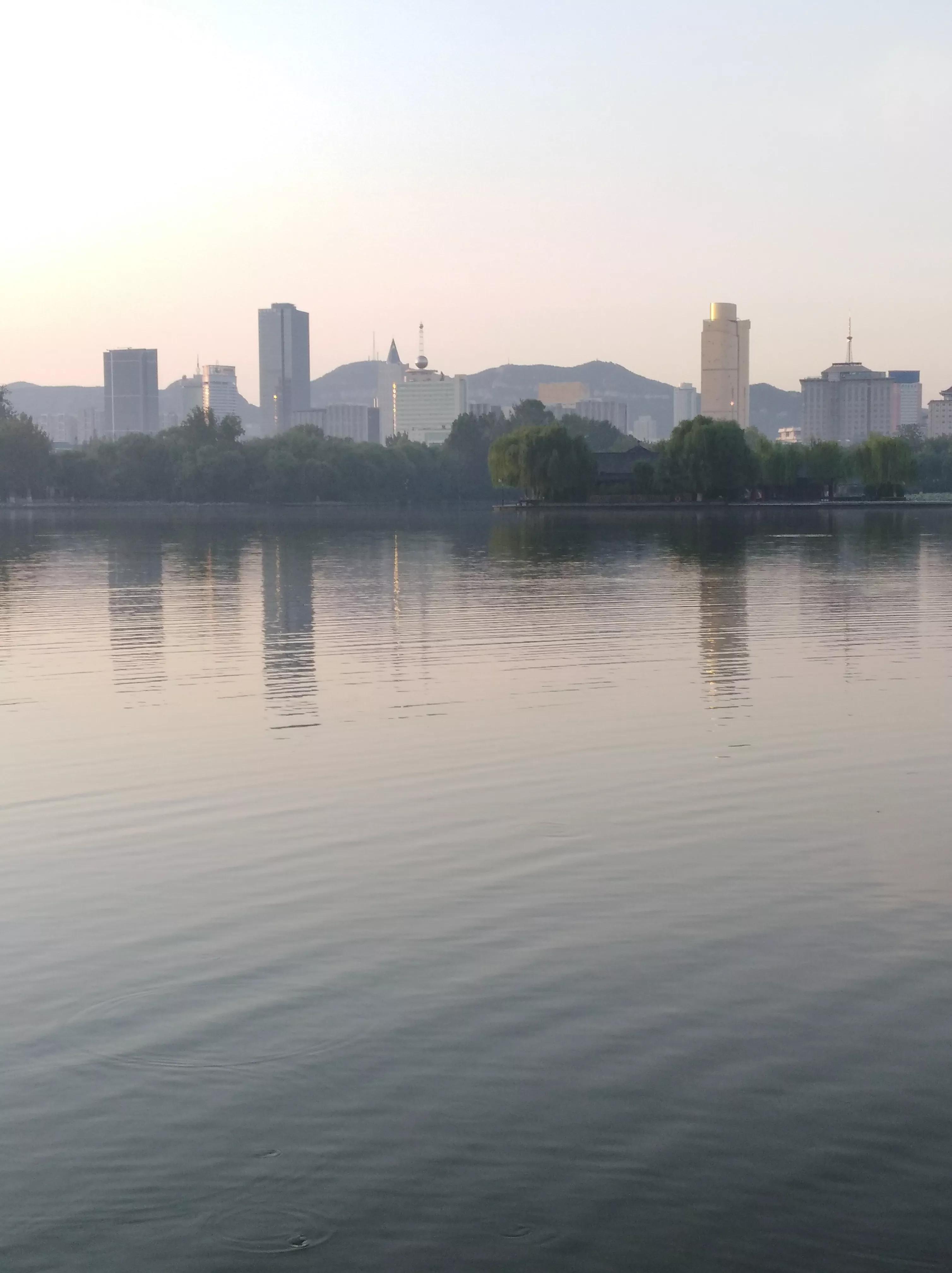 多彩的秋天绘本故事,多彩的秋天绘画