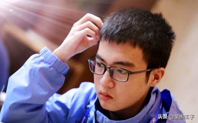 象棋天才少年对阵国学大师,棋坛天才少年个人赛崛起