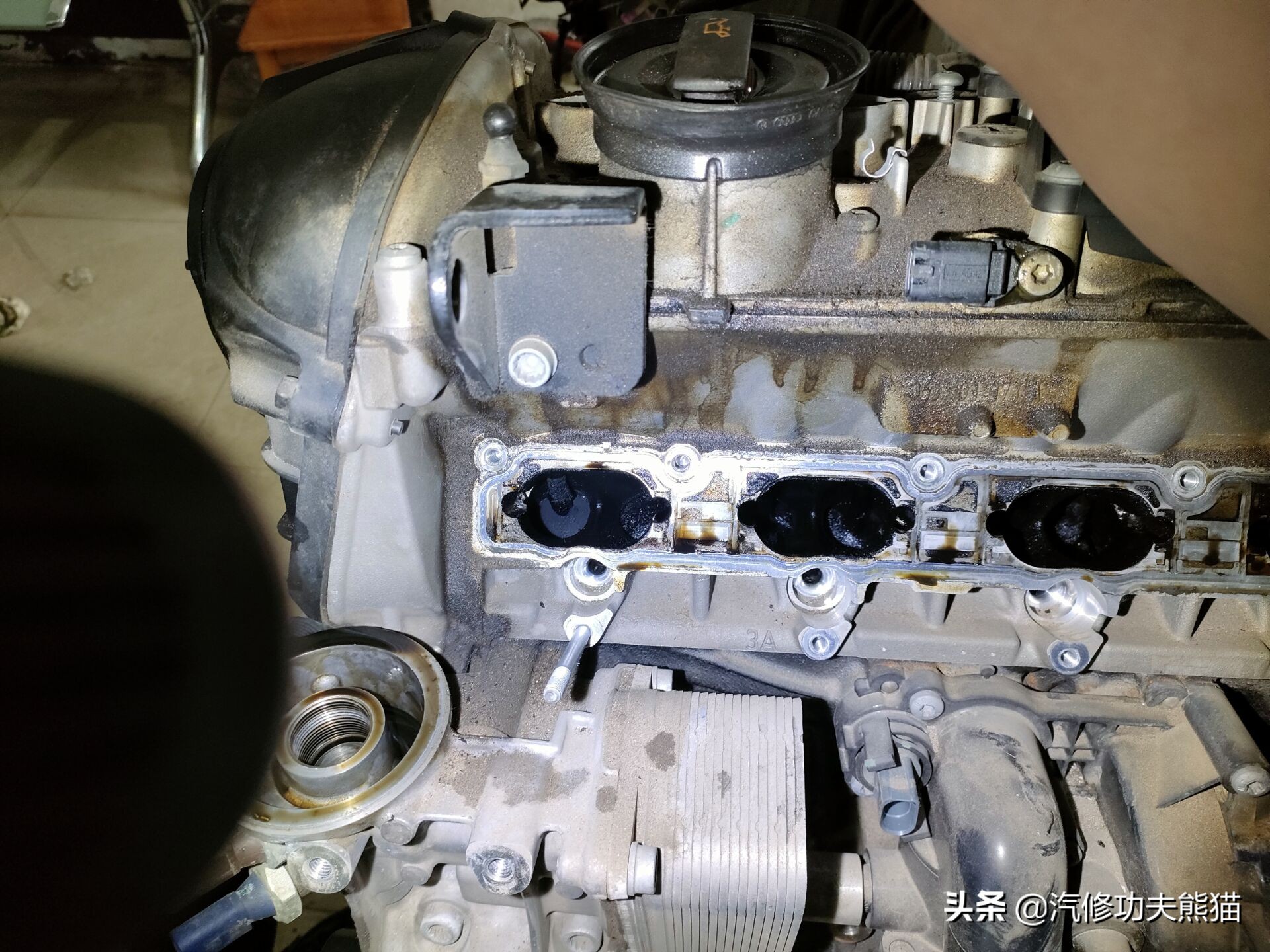 2013款奥迪a4l烧机油怎么解决,奥迪a4l突然全车无电是什么原因