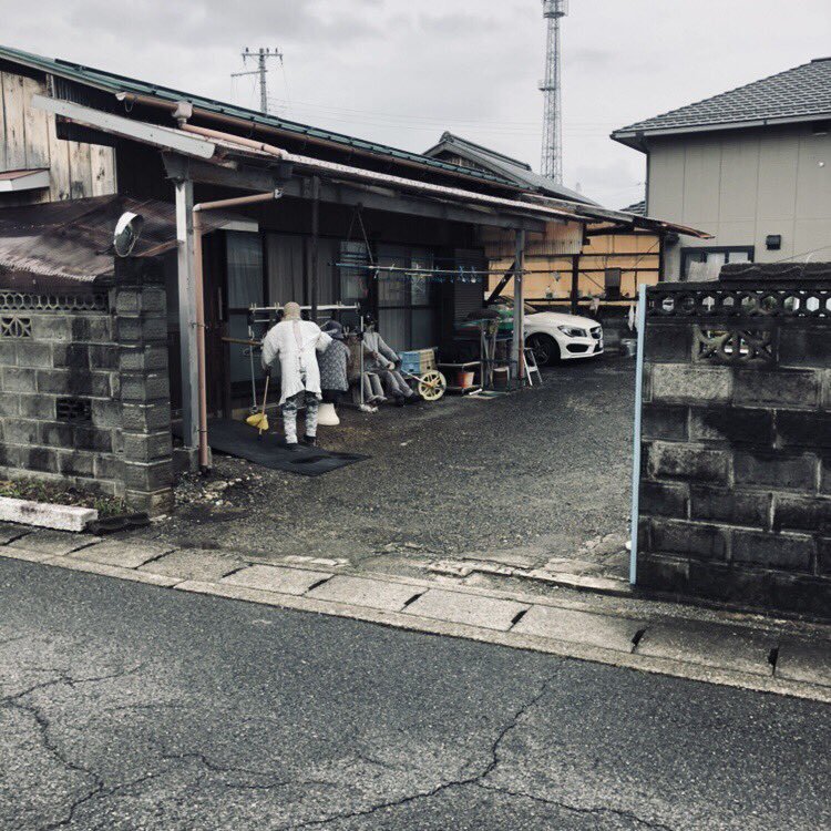 日本人进村村民惊慌失措片段,中国人探秘日本稻草人村