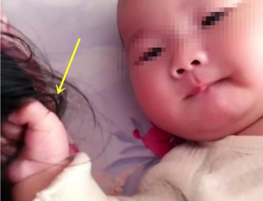 宝宝为什么喜欢薅妈妈头发,宝宝喜欢薅大人头发怎么回事