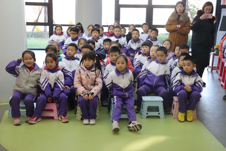 小小少年郎，来把“忠”字讲——太师三附小万科城校区