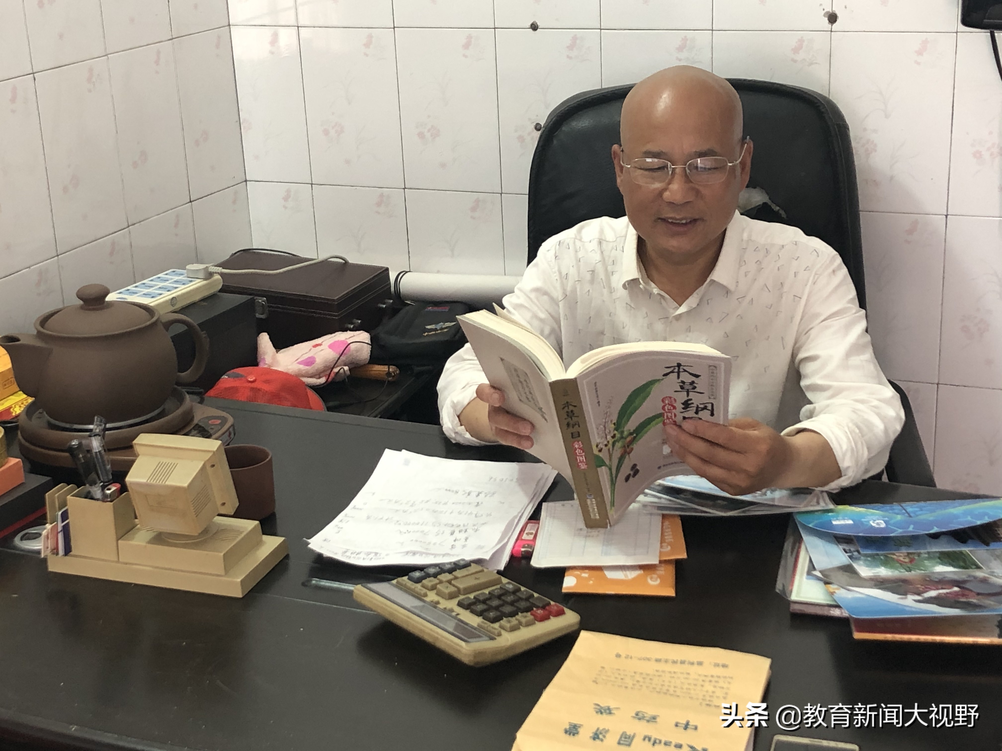 诚信是金天道酬勤,诚信是金楷书