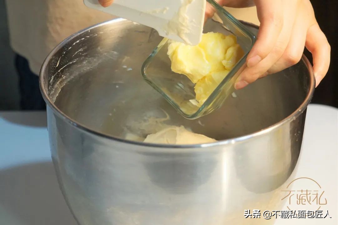 用什么黄油做面包最合适,哪种烘焙黄油做面包香