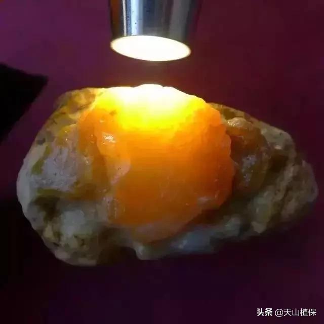 怎么捡到价值极高的石头,捡到一块石头价值千万