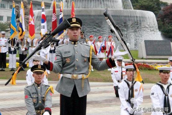 中国ak47礼宾枪,香港警察制式步枪