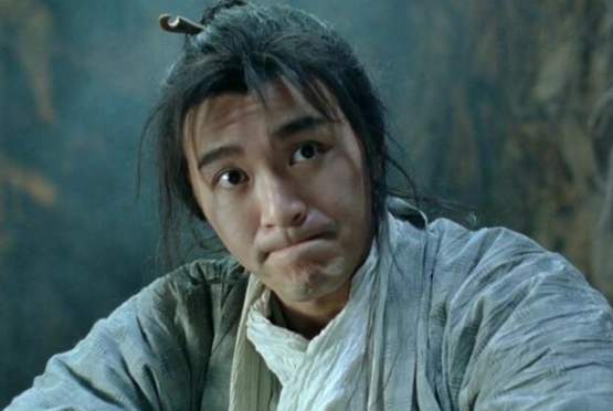 周星驰当年只给他客串一分钟的戏,他曾是周星驰电影的御用配角