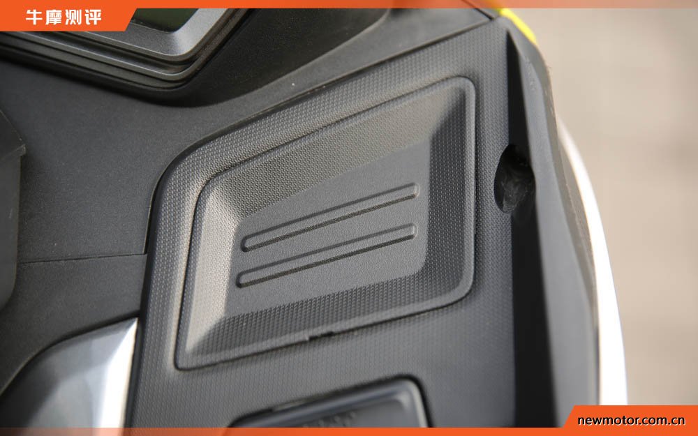 油箱17升续航可达400公里,最佳国产踏板摩旅车