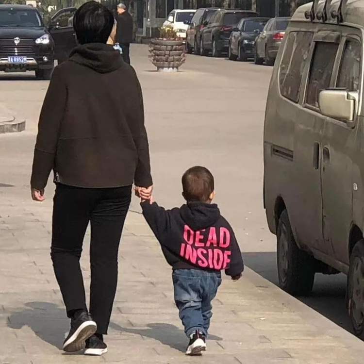 中文字母t恤,看不懂的英文衣服千万别买