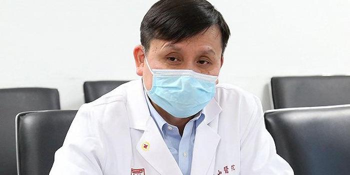 上海华山医院张文宏怎么样,张文宏教授黑眼圈