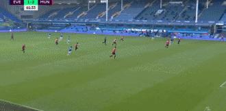 曼联3-1完胜伯恩利集锦,曼联3-0完胜水晶宫