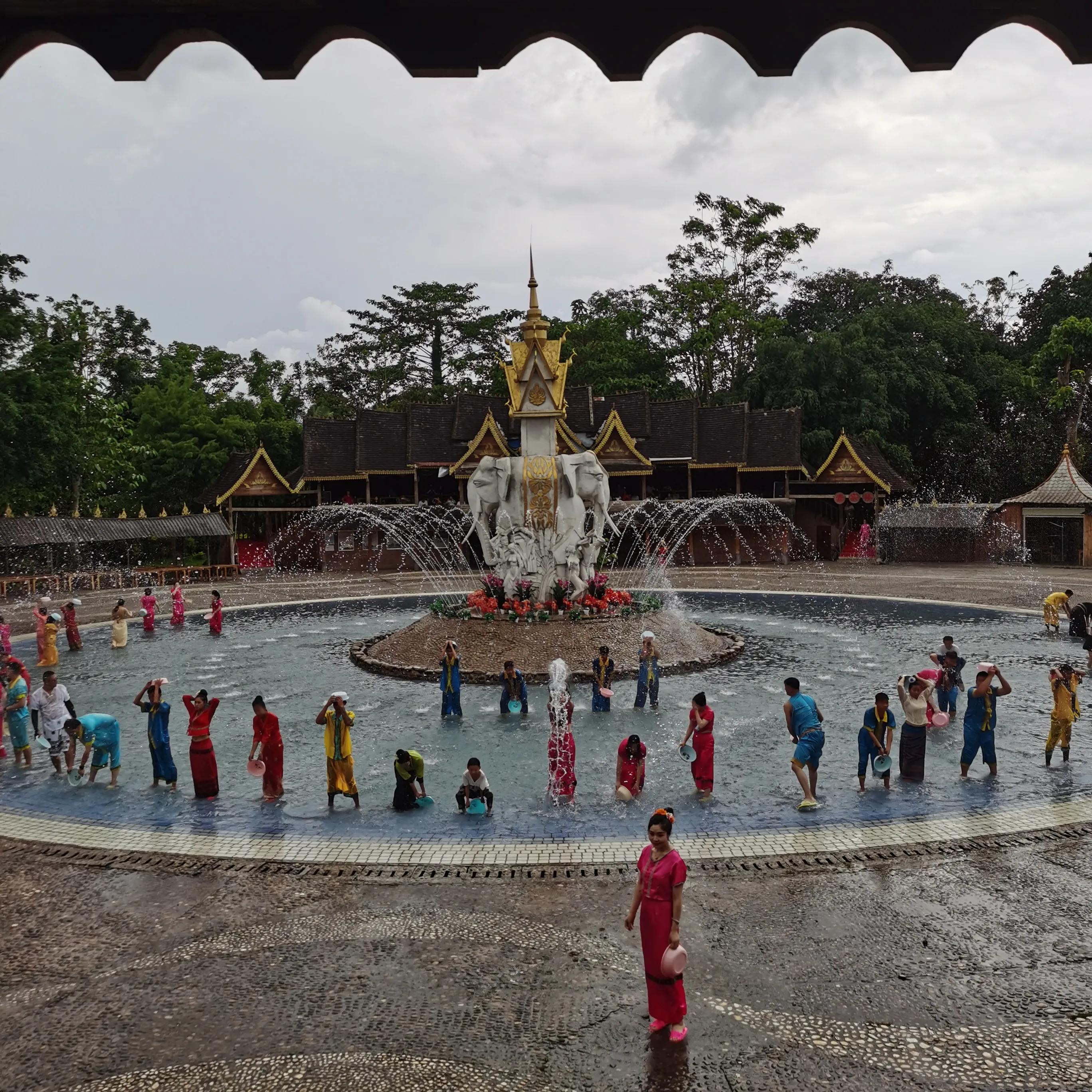 西双版纳曼远村游,西双版纳自由行一天攻略傣族园