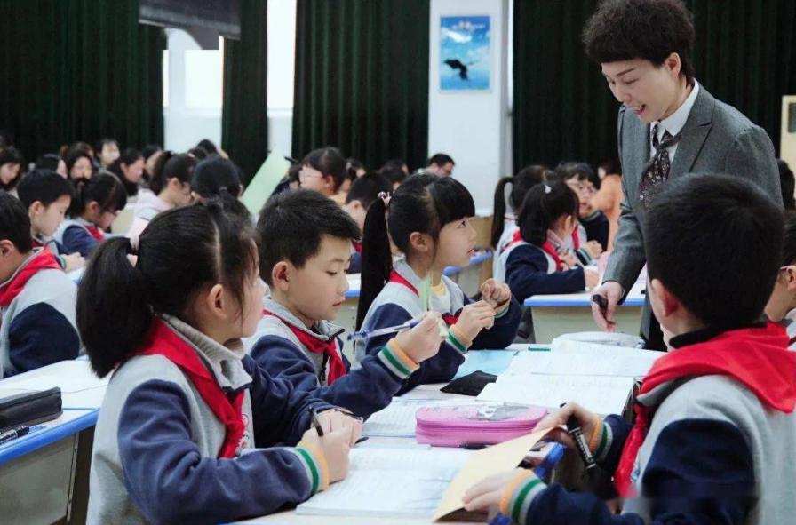 名媛速成班小孩,少儿名媛速成班走红10天收费10万