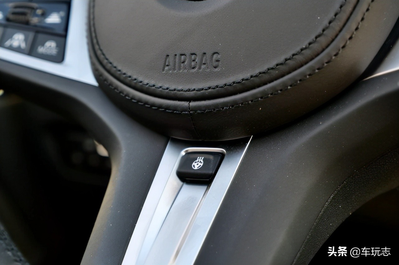 最新宝马4系敞篷款试驾,全新宝马4系敞篷版太拉风了