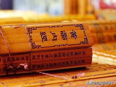 小红高考完月经从未来，中医说是闭经，看妇科专家郭志强咋治疗