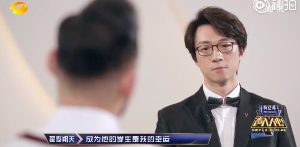 一开始我以为爱上了实力派，没想到他们还全是梗王