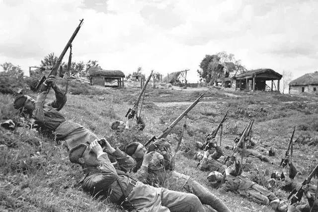 用枪如何*飞机打**，我们曾经是认真的