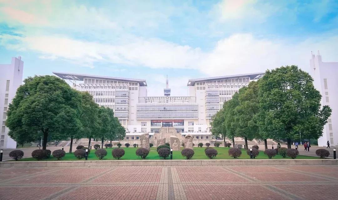 曝光！南京这所高校藏了个网红图书馆，还有高温杀菌器给书除菌！