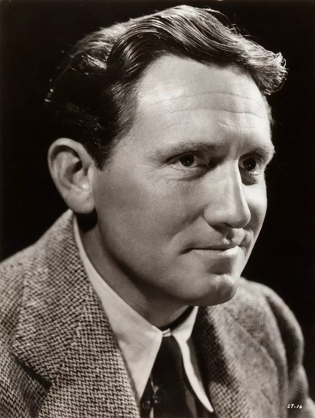 好莱坞50位最伟大明星，费雯丽赫本梦露泰勒褒曼嘉宝谁最美？