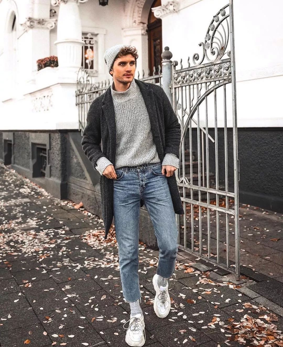 牛仔裤搭配鞋子女秋冬,秋冬怎么选牛仔裤