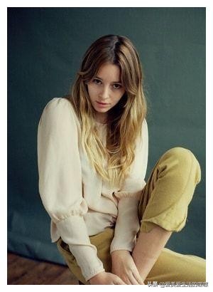 英超十大足球宝贝图片,英超十大足球宝贝是谁