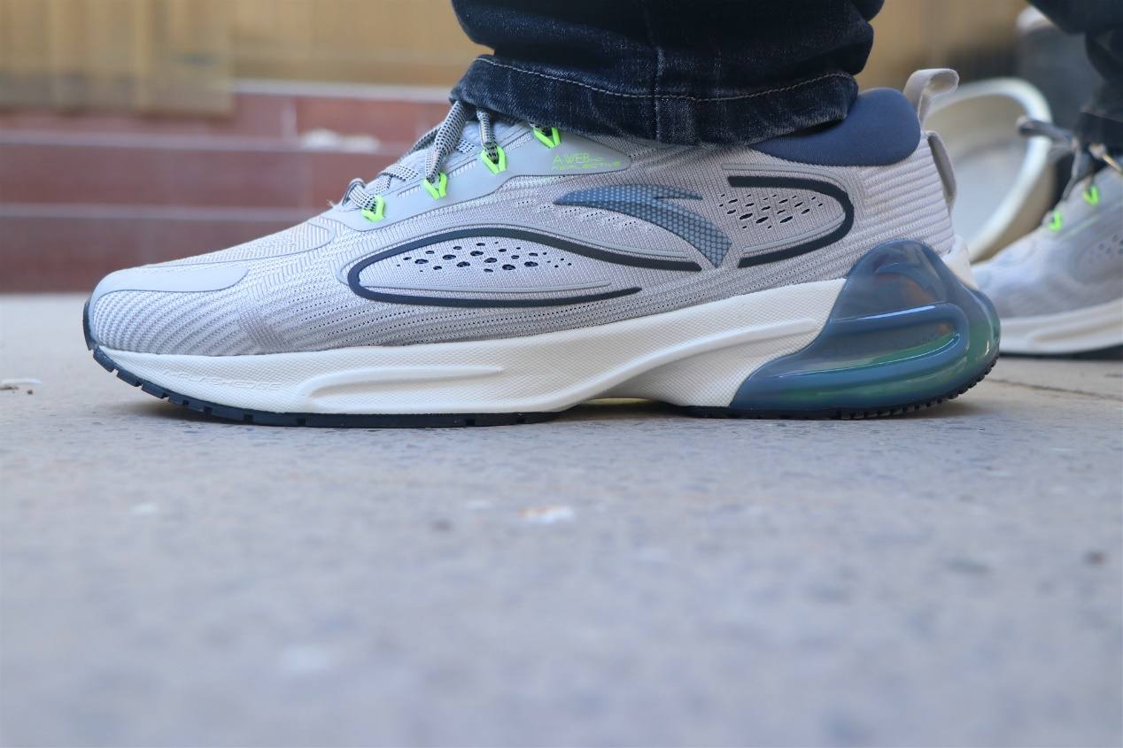 安踏xkeithharing联名系列,咕咚安踏联名跑鞋