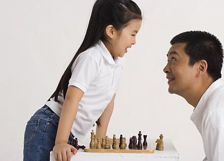 女儿容易遗传爸爸的4个特征,女儿容易遗传爸爸哪些