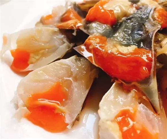 真正吃螃蟹的吃法应该是这样的,吃螃蟹时的美味