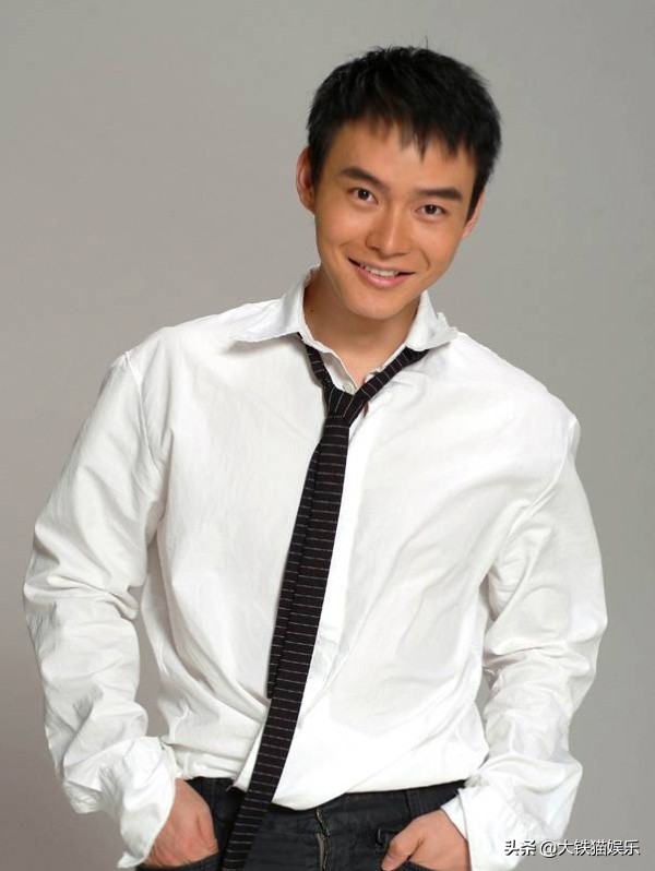 10位男星颜值今昔对比,10位男歌手今昔对比