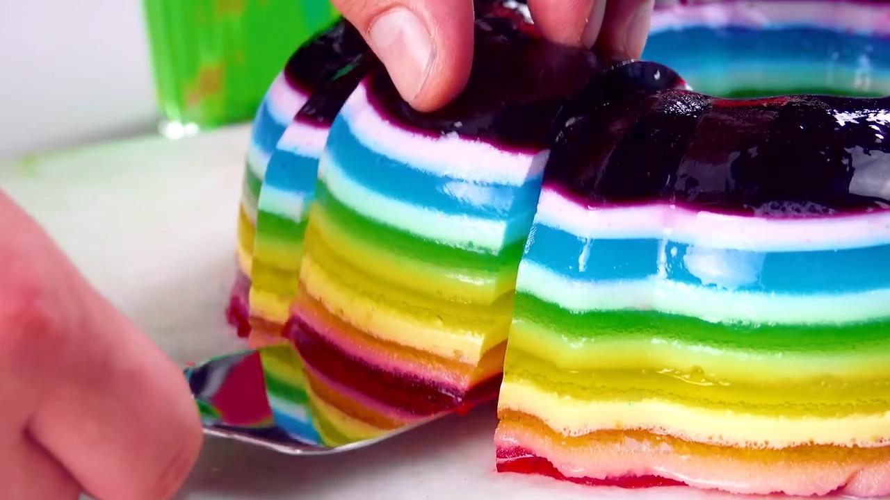 做彩虹口味的果冻,自制彩虹果冻闪光版