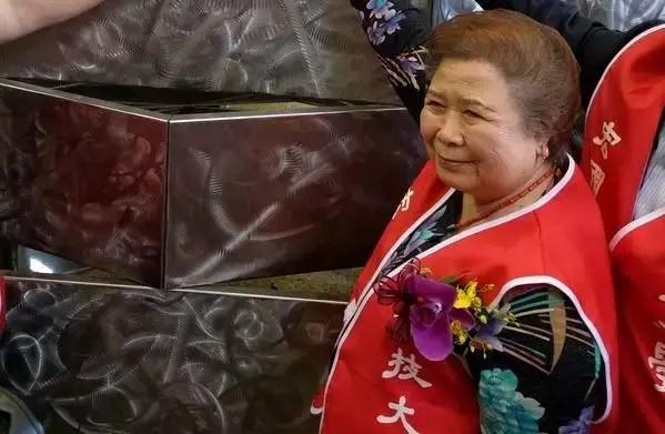 祖籍石狮，卖大米起家建筑业千亿“土地公”，宏泰人寿要打包出售