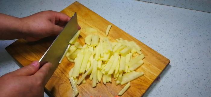 西红柿土豆焖面怎么不糊锅,为啥我做的焖面容易糊锅