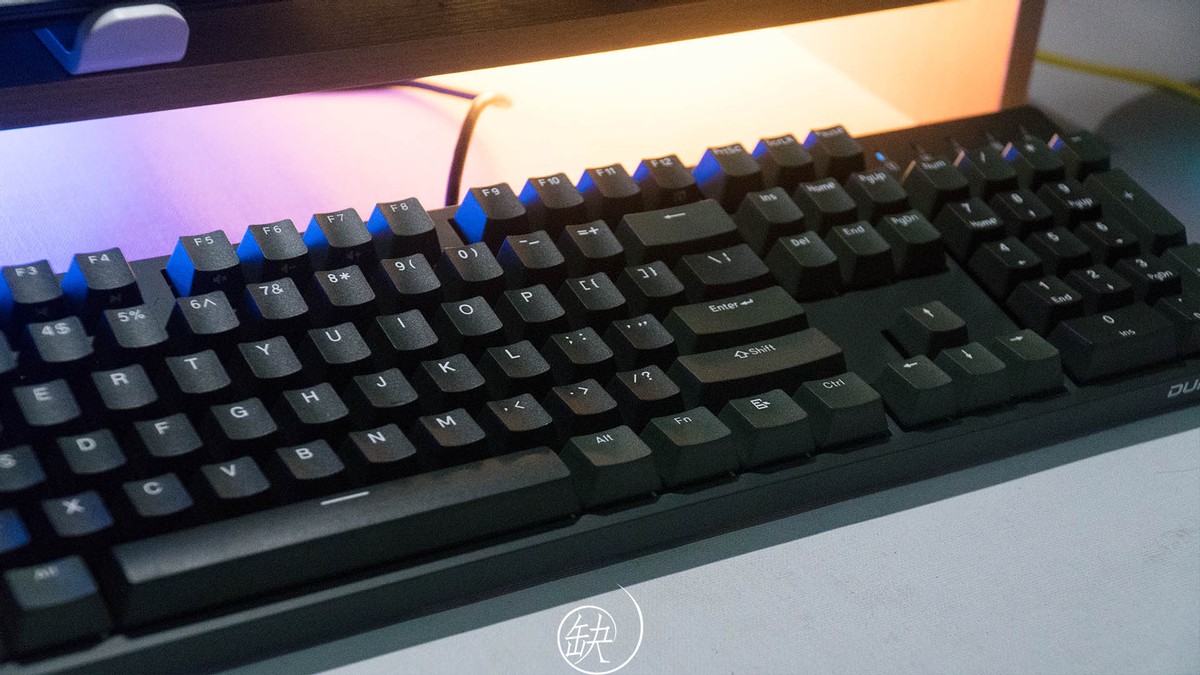 杜伽k310v2白光限定版机械键盘,杜伽k330键盘青轴怎么样