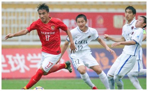 又见怪论!沪媒谢足协阻止恒大“全化班”,赞上港重用17岁小将