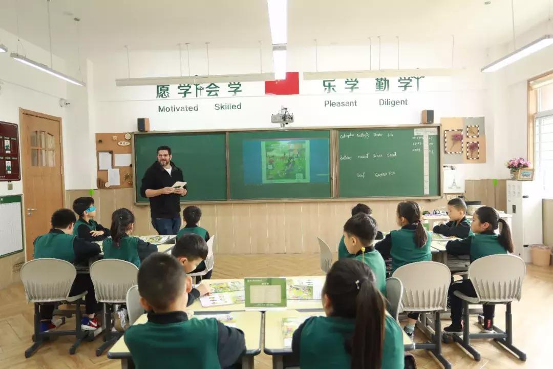 探校|金水区这家私立小学，竟敢说分数、兴趣双保证！