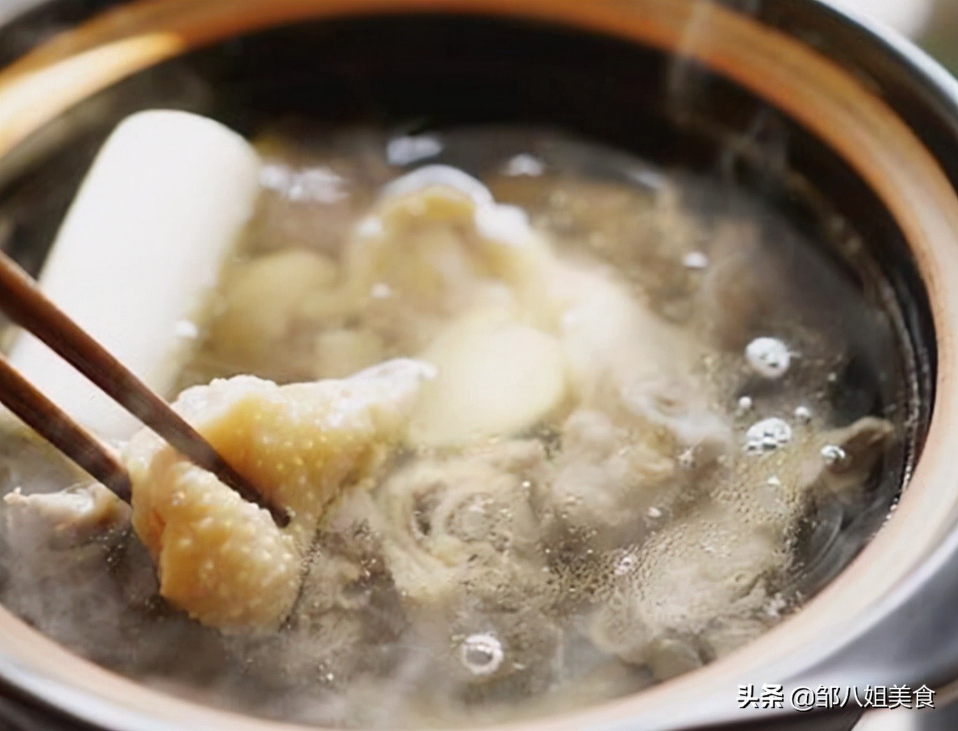 鸡肉怎么炖才嫩不柴汤鲜,怎样炖鸡汤肉不柴又软烂