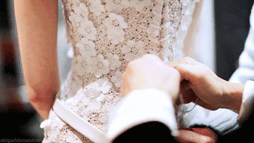 只能是白色？怎么清洗保存？另一种视角看婚纱|张小玉