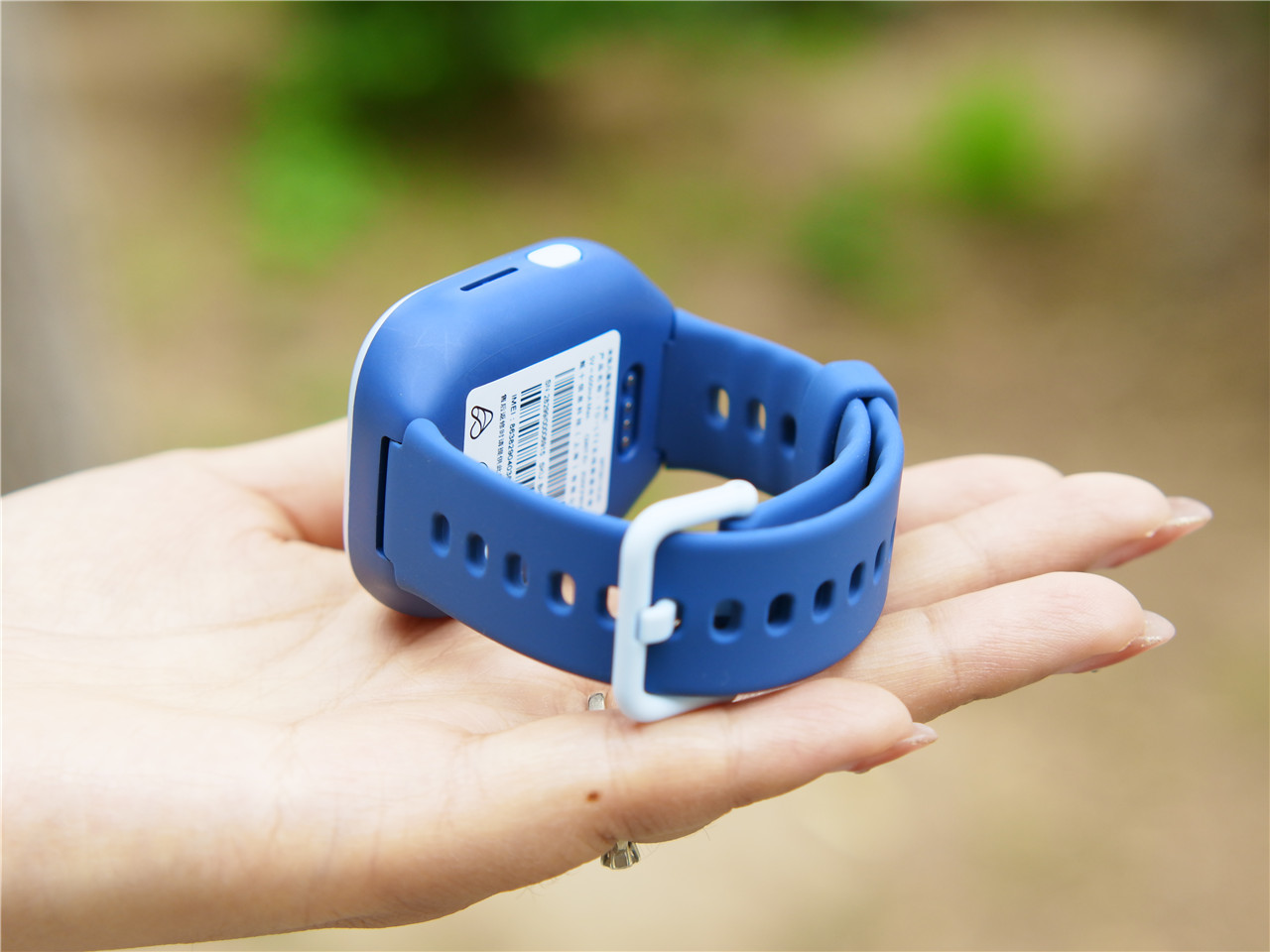 支持4G全网通米兔儿童电话手表4C八重安全定位守护更放心