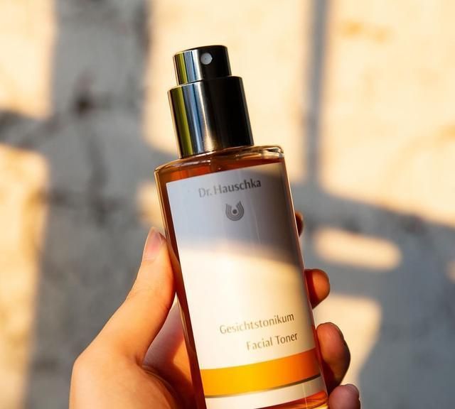 10款清爽不油腻的护肤牌子,十大冷门好用护肤品