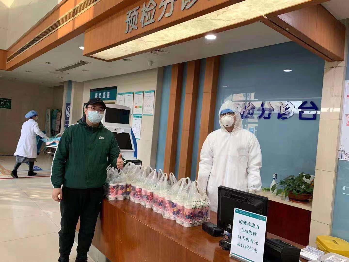 今天的奶茶格外甜武进吾悦携手场内奶茶商户给抗疫一线送温暖