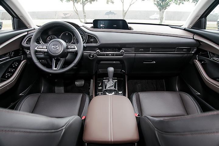 当昂克赛拉变身SUV，抢先试驾马自达CX-30