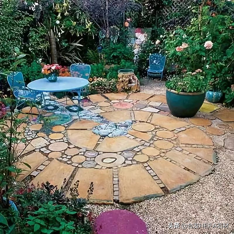 东莞庭院铺地红砂岩石材,芝麻灰石材庭院铺地效果