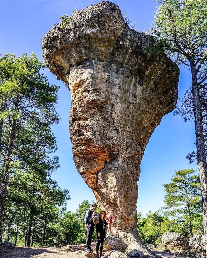奇石怪桩,奇石怪岩
