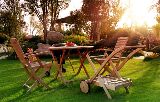 生活啊,别选那个诱惑大利益大的,要选那个你输了还能玩下去的