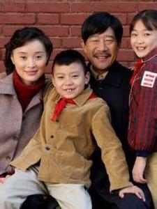 暖春演员今昔对比小花大学毕业,暖春小花影后