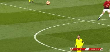 梅西遭1米92猛汉两连撞！倒在地上鲜血直淌，脸上出现3处伤痕