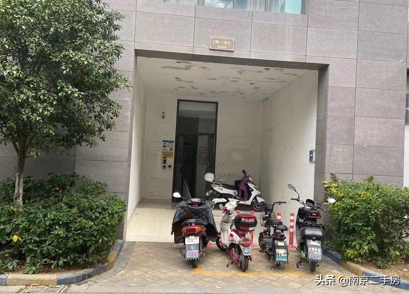 扎心！毗邻地铁，却房价垫底，业主吐槽：户型太奇葩