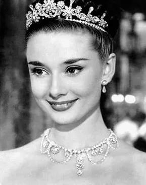 现在施华洛世奇怎么样 (施华洛世奇关店裁员吗)