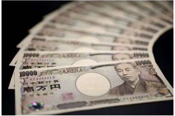 日本人一个月平均的工资,日本人一个月的平均工资
