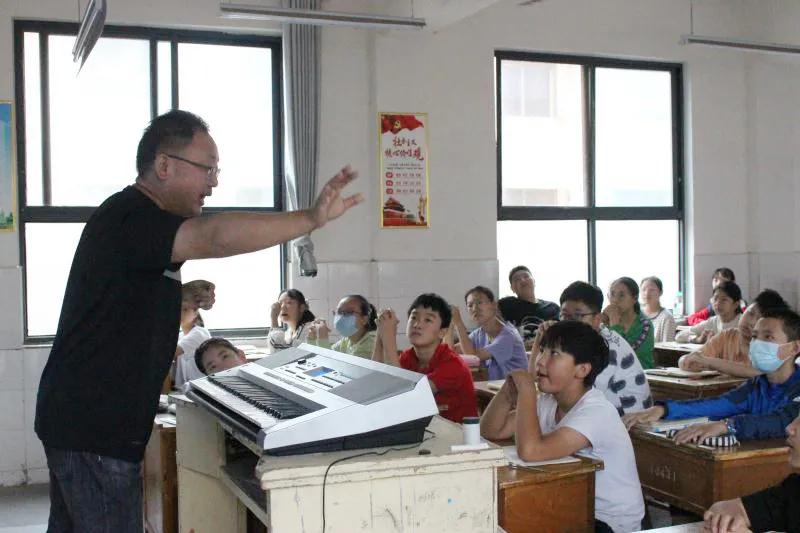 太嗨了！十足趣味+七彩梦想=百分快乐！